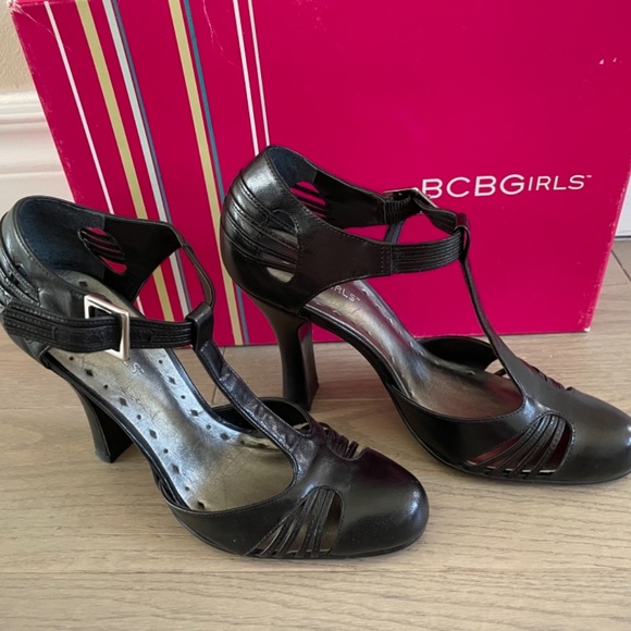 BCBG T-Strap vintage Retro style heels - Picture 2 of 11